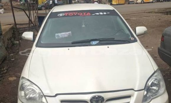 Sayi Na hannu Toyota Runx Sauran Mota in Douala a Ƙasar Kamaru Sayi Na hannu Toyota Runx Sauran Mota in Douala a Ƙasar Kamaru