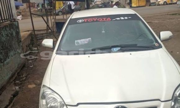 Sayi Na hannu Toyota Runx Sauran Mota in Douala a Ƙasar Kamaru Sayi Na hannu Toyota Runx Sauran Mota in Douala a Ƙasar Kamaru