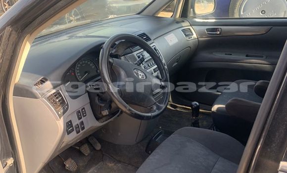 Sayi Na hannu Toyota Avensis Verso Black Mota in Douala a Ƙasar Kamaru Sayi Na hannu Toyota Avensis Verso Black Mota in Douala a Ƙasar Kamaru