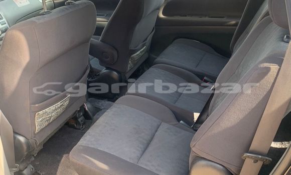 Sayi Na hannu Toyota Avensis Verso Black Mota in Douala a Ƙasar Kamaru Sayi Na hannu Toyota Avensis Verso Black Mota in Douala a Ƙasar Kamaru
