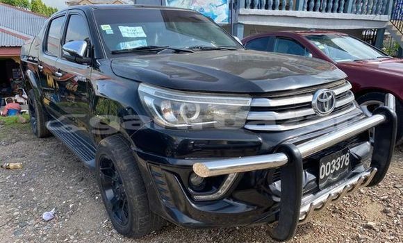 Sayi Na hannu Toyota Hilux Sauran Mota in Douala a Ƙasar Kamaru Sayi Na hannu Toyota Hilux Sauran Mota in Douala a Ƙasar Kamaru
