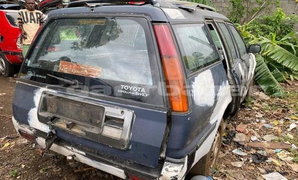 Sayi Na hannu Toyota Corolla Sauran Mota in Douala a Ƙasar Kamaru Sayi Na hannu Toyota Corolla Sauran Mota in Douala a Ƙasar Kamaru