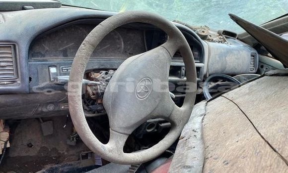 Sayi Na hannu Toyota Corolla Sauran Mota in Douala a Ƙasar Kamaru Sayi Na hannu Toyota Corolla Sauran Mota in Douala a Ƙasar Kamaru