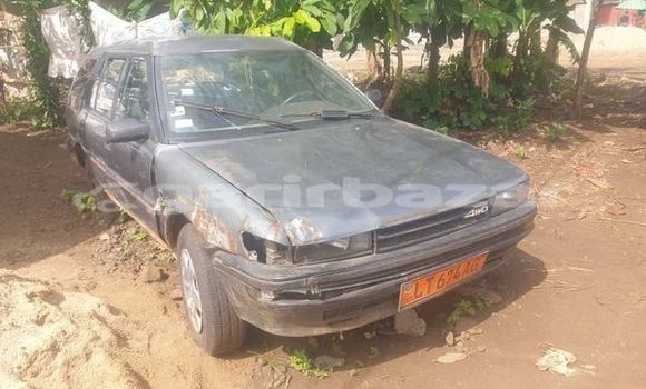 Sayi Na hannu Toyota Corolla Sauran Mota in Douala a Ƙasar Kamaru Sayi Na hannu Toyota Corolla Sauran Mota in Douala a Ƙasar Kamaru