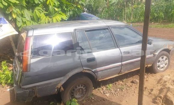 Sayi Na hannu Toyota Corolla Sauran Mota in Douala a Ƙasar Kamaru Sayi Na hannu Toyota Corolla Sauran Mota in Douala a Ƙasar Kamaru