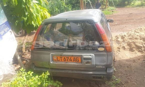 Sayi Na hannu Toyota Corolla Sauran Mota in Douala a Ƙasar Kamaru Sayi Na hannu Toyota Corolla Sauran Mota in Douala a Ƙasar Kamaru