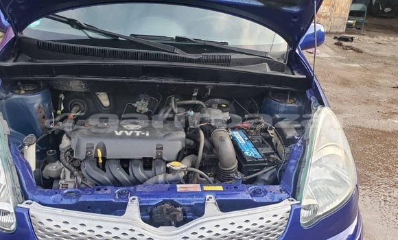 Sayi Na hannu Toyota Yaris Verso Blue Mota in Douala a Ƙasar Kamaru Sayi Na hannu Toyota Yaris Verso Blue Mota in Douala a Ƙasar Kamaru