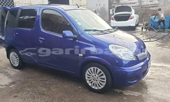 Sayi Na hannu Toyota Yaris Verso Blue Mota in Douala a Ƙasar Kamaru Sayi Na hannu Toyota Yaris Verso Blue Mota in Douala a Ƙasar Kamaru