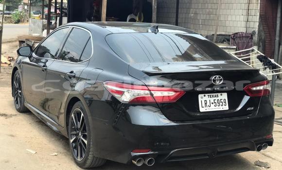 Sayi Na hannu Toyota Camry Black Mota in Douala a Ƙasar Kamaru Sayi Na hannu Toyota Camry Black Mota in Douala a Ƙasar Kamaru