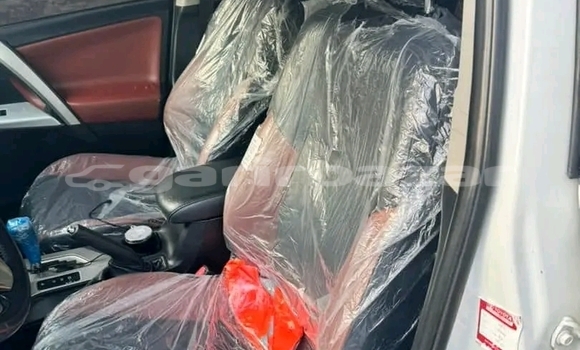 Acheter Neuf Voiture Toyota RAV4 Blanc à Douala, Littoral Cameroon Acheter Neuf Voiture Toyota RAV4 Blanc à Douala, Littoral Cameroon