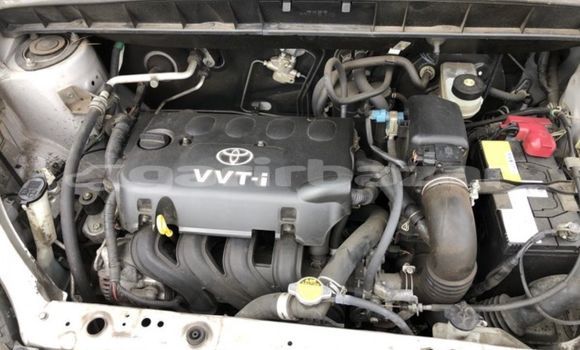 Buy Used Toyota Yaris Verso White Car in Douala in Littoral Cameroon Buy Used Toyota Yaris Verso White Car in Douala in Littoral Cameroon