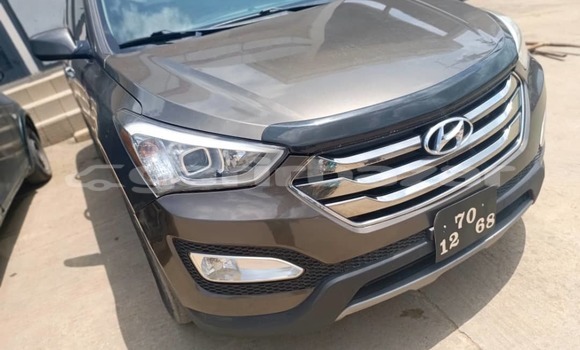 Sayi Imported Hyundai Santa Fe Brown Mota in Douala a Ƙasar Kamaru Sayi Imported Hyundai Santa Fe Brown Mota in Douala a Ƙasar Kamaru