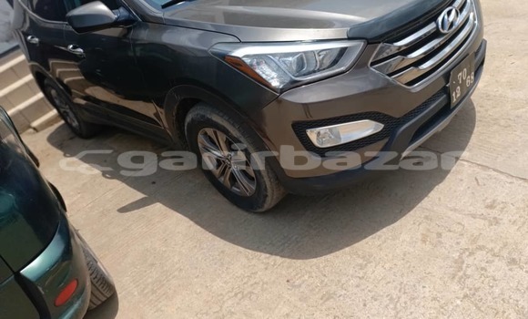 Sayi Imported Hyundai Santa Fe Brown Mota in Douala a Ƙasar Kamaru Sayi Imported Hyundai Santa Fe Brown Mota in Douala a Ƙasar Kamaru