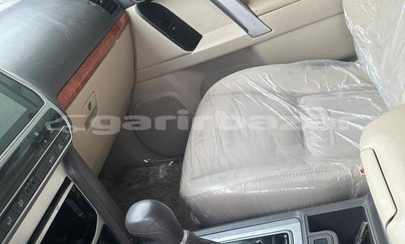 Sayi Na hannu Toyota Prado White Mota in Douala a Ƙasar Kamaru Sayi Na hannu Toyota Prado White Mota in Douala a Ƙasar Kamaru