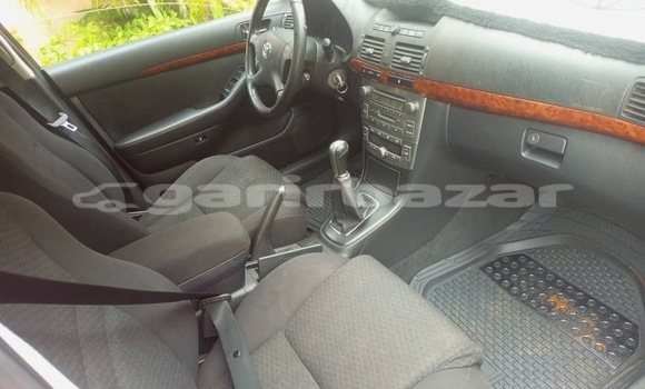 Acheter Neuf Voiture Toyota Avensis Rouge à Yaoundé, Central Cameroon Acheter Neuf Voiture Toyota Avensis Rouge à Yaoundé, Central Cameroon