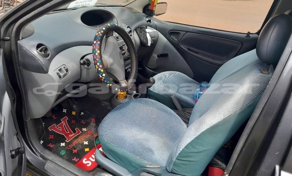 Sayi Na hannu Toyota Yaris Sauran Mota in Yaounde a Babban Kamaru Sayi Na hannu Toyota Yaris Sauran Mota in Yaounde a Babban Kamaru