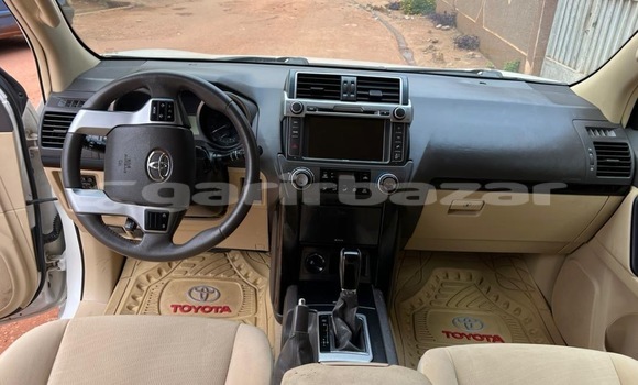 Acheter Neuf Voiture Toyota Land Cruiser Prado Blanc à Yaoundé, Central Cameroon Acheter Neuf Voiture Toyota Land Cruiser Prado Blanc à Yaoundé, Central Cameroon