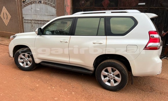 Acheter Neuf Voiture Toyota Land Cruiser Prado Blanc à Yaoundé, Central Cameroon Acheter Neuf Voiture Toyota Land Cruiser Prado Blanc à Yaoundé, Central Cameroon