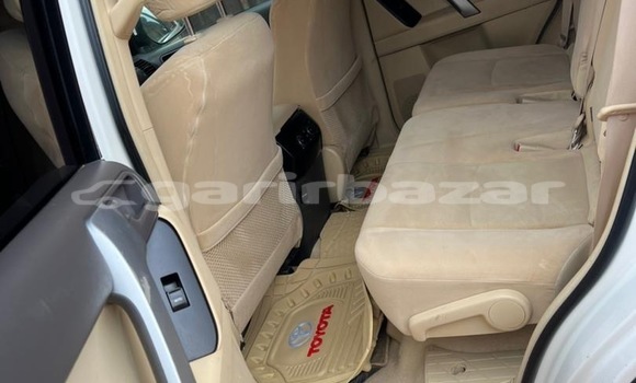 Acheter Neuf Voiture Toyota Land Cruiser Prado Blanc à Yaoundé, Central Cameroon Acheter Neuf Voiture Toyota Land Cruiser Prado Blanc à Yaoundé, Central Cameroon