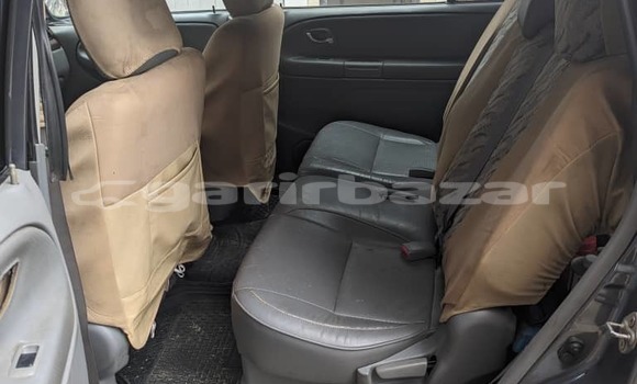 Sayi Na hannu Suzuki XL7 Sauran Mota in Douala a Ƙasar Kamaru Sayi Na hannu Suzuki XL7 Sauran Mota in Douala a Ƙasar Kamaru