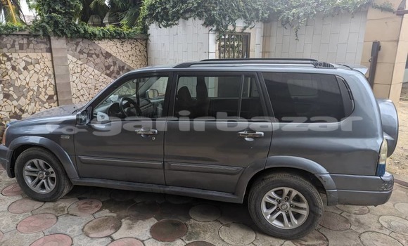 Sayi Na hannu Suzuki XL7 Sauran Mota in Douala a Ƙasar Kamaru Sayi Na hannu Suzuki XL7 Sauran Mota in Douala a Ƙasar Kamaru