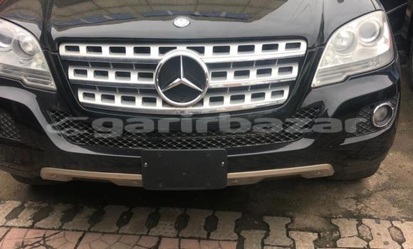Sayi Na hannu Mercedes‒Benz ML–Class Black Mota in Douala a Ƙasar Kamaru Sayi Na hannu Mercedes‒Benz ML–Class Black Mota in Douala a Ƙasar Kamaru