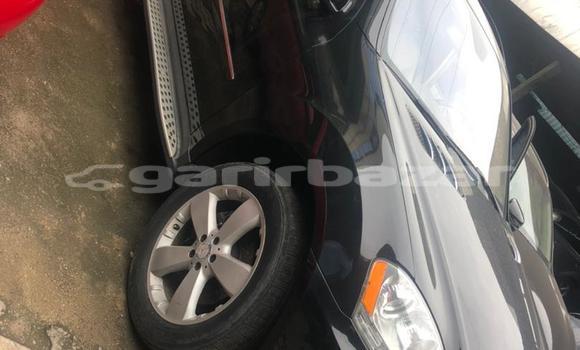 Sayi Na hannu Mercedes‒Benz ML–Class Black Mota in Douala a Ƙasar Kamaru Sayi Na hannu Mercedes‒Benz ML–Class Black Mota in Douala a Ƙasar Kamaru