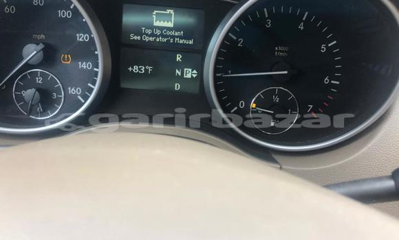 Sayi Na hannu Mercedes‒Benz ML–Class Black Mota in Douala a Ƙasar Kamaru Sayi Na hannu Mercedes‒Benz ML–Class Black Mota in Douala a Ƙasar Kamaru