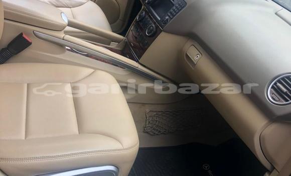 Sayi Na hannu Mercedes‒Benz ML–Class Black Mota in Douala a Ƙasar Kamaru Sayi Na hannu Mercedes‒Benz ML–Class Black Mota in Douala a Ƙasar Kamaru