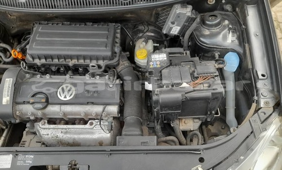 Sayi Na hannu Volkswagen Polo Sauran Mota in Douala a Ƙasar Kamaru Sayi Na hannu Volkswagen Polo Sauran Mota in Douala a Ƙasar Kamaru