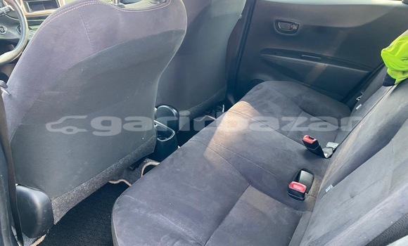 Sayi Sabo Toyota Vitz Sauran Mota in Douala a Ƙasar Kamaru Sayi Sabo Toyota Vitz Sauran Mota in Douala a Ƙasar Kamaru