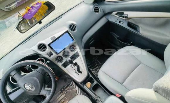 Sayi Na hannu Toyota Matrix Azurfa Mota in Douala a Ƙasar Kamaru Sayi Na hannu Toyota Matrix Azurfa Mota in Douala a Ƙasar Kamaru