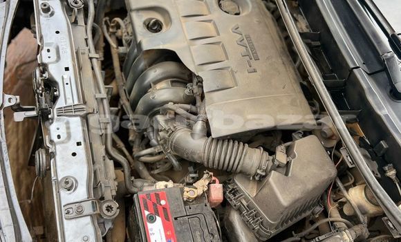 Sayi Na hannu Toyota Matrix Azurfa Mota in Douala a Ƙasar Kamaru Sayi Na hannu Toyota Matrix Azurfa Mota in Douala a Ƙasar Kamaru