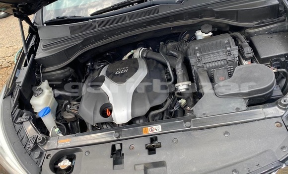 Sayi Na hannu Hyundai Santa Fe Black Mota in Douala a Ƙasar Kamaru Sayi Na hannu Hyundai Santa Fe Black Mota in Douala a Ƙasar Kamaru