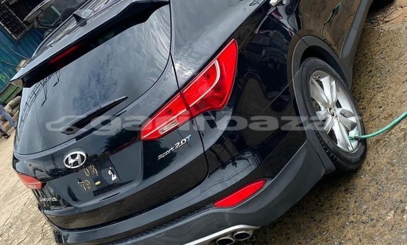 Sayi Na hannu Hyundai Santa Fe Black Mota in Douala a Ƙasar Kamaru Sayi Na hannu Hyundai Santa Fe Black Mota in Douala a Ƙasar Kamaru
