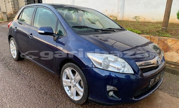 Sayi Na hannu Toyota Auris Blue Mota in Yaounde a Babban Kamaru