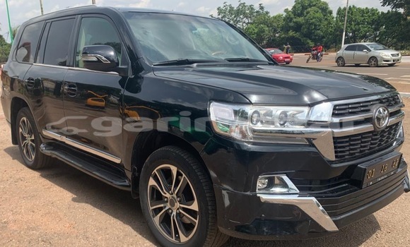 Acheter Occasion Voiture Toyota Land Cruiser Noir à Yaoundé, Central Cameroon Acheter Occasion Voiture Toyota Land Cruiser Noir à Yaoundé, Central Cameroon
