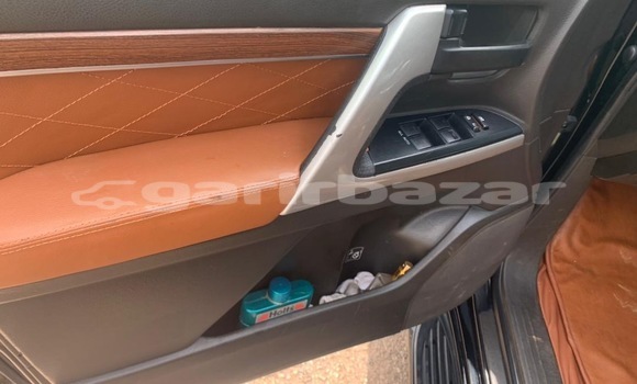 Acheter Occasion Voiture Toyota Land Cruiser Noir à Yaoundé, Central Cameroon Acheter Occasion Voiture Toyota Land Cruiser Noir à Yaoundé, Central Cameroon