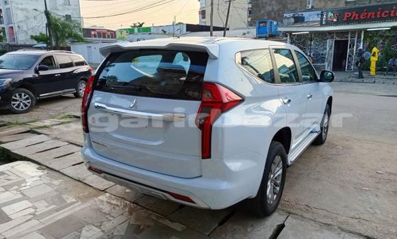 Acheter Import Voiture Mitsubishi Pajero Sport Blanc à Douala, Littoral Cameroon Acheter Import Voiture Mitsubishi Pajero Sport Blanc à Douala, Littoral Cameroon