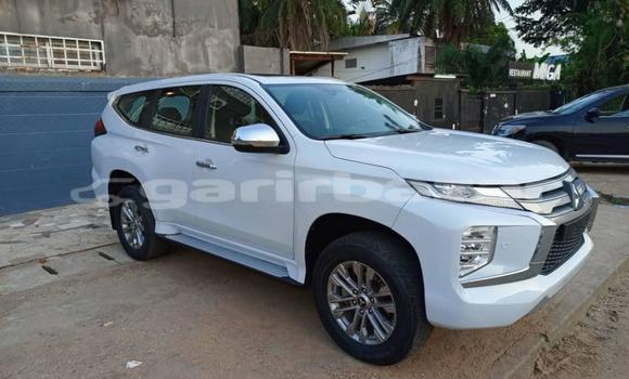 Acheter Import Voiture Mitsubishi Pajero Sport Blanc à Douala, Littoral Cameroon Acheter Import Voiture Mitsubishi Pajero Sport Blanc à Douala, Littoral Cameroon