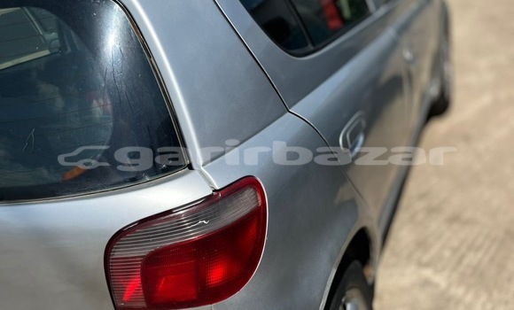 Sayi Na hannu Toyota Yaris Azurfa Mota in Douala a Ƙasar Kamaru Sayi Na hannu Toyota Yaris Azurfa Mota in Douala a Ƙasar Kamaru