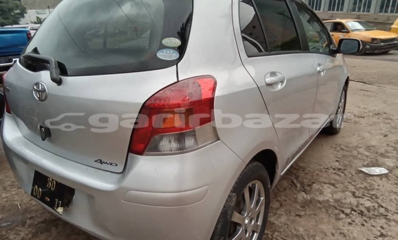 Acheter Neuf Voiture Toyota Vitz Gris à Yaoundé, Central Cameroon Acheter Neuf Voiture Toyota Vitz Gris à Yaoundé, Central Cameroon