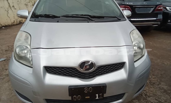 Acheter Neuf Voiture Toyota Vitz Gris à Yaoundé, Central Cameroon Acheter Neuf Voiture Toyota Vitz Gris à Yaoundé, Central Cameroon