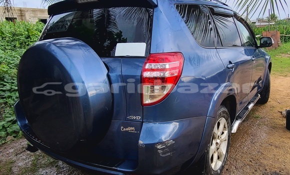 Acheter Occasion Voiture Toyota RAV4 Bleu à Douala, Littoral Cameroon Acheter Occasion Voiture Toyota RAV4 Bleu à Douala, Littoral Cameroon
