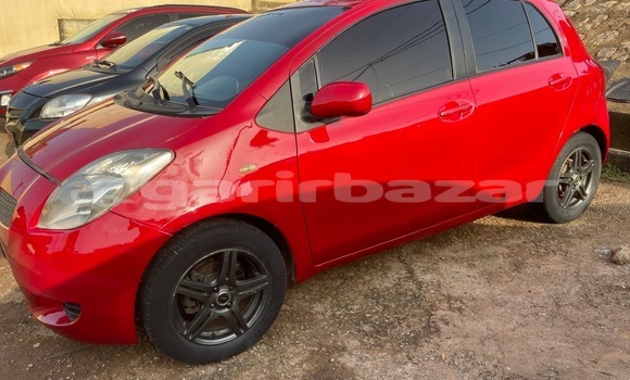 Acheter Neuf Voiture Toyota Yaris Rouge à Yaoundé, Central Cameroon Acheter Neuf Voiture Toyota Yaris Rouge à Yaoundé, Central Cameroon