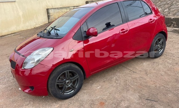 Acheter Neuf Voiture Toyota Yaris Rouge à Yaoundé, Central Cameroon Acheter Neuf Voiture Toyota Yaris Rouge à Yaoundé, Central Cameroon