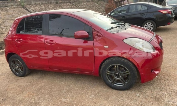 Acheter Neuf Voiture Toyota Yaris Rouge à Yaoundé, Central Cameroon Acheter Neuf Voiture Toyota Yaris Rouge à Yaoundé, Central Cameroon