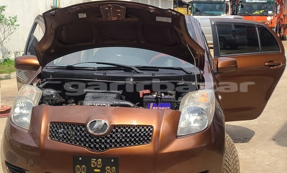 Acheter Import Voiture Toyota Yaris Marron à Douala, Littoral Cameroon Acheter Import Voiture Toyota Yaris Marron à Douala, Littoral Cameroon