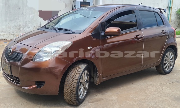 Acheter Import Voiture Toyota Yaris Marron à Douala, Littoral Cameroon Acheter Import Voiture Toyota Yaris Marron à Douala, Littoral Cameroon