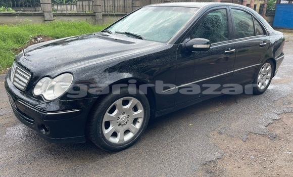 Buy Used Mercedes‒Benz C–Class Black Car in Douala in Littoral Cameroon